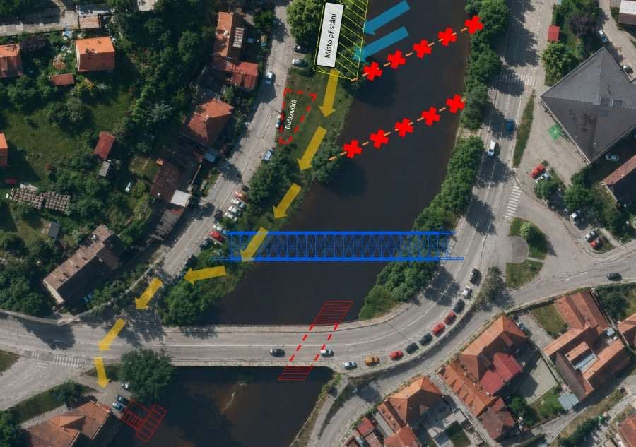Most na Plešivci prochází rekonstrukcí. Doprava vede přes provizorium, plavba na Vltavě bude omezena