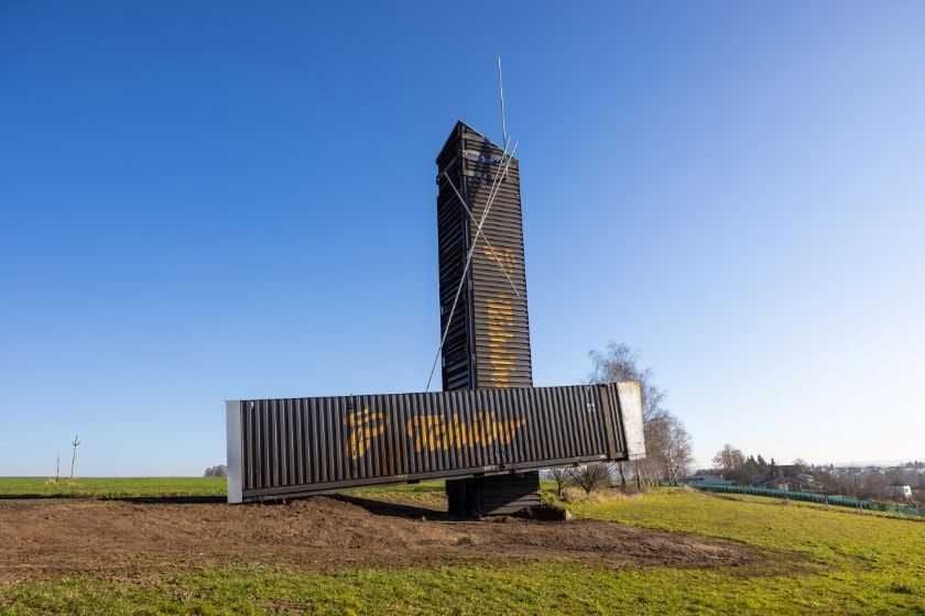 VýhledNa: nová kontejnerová vyhlídka v Lánech nabízí pohled na Litomyšl