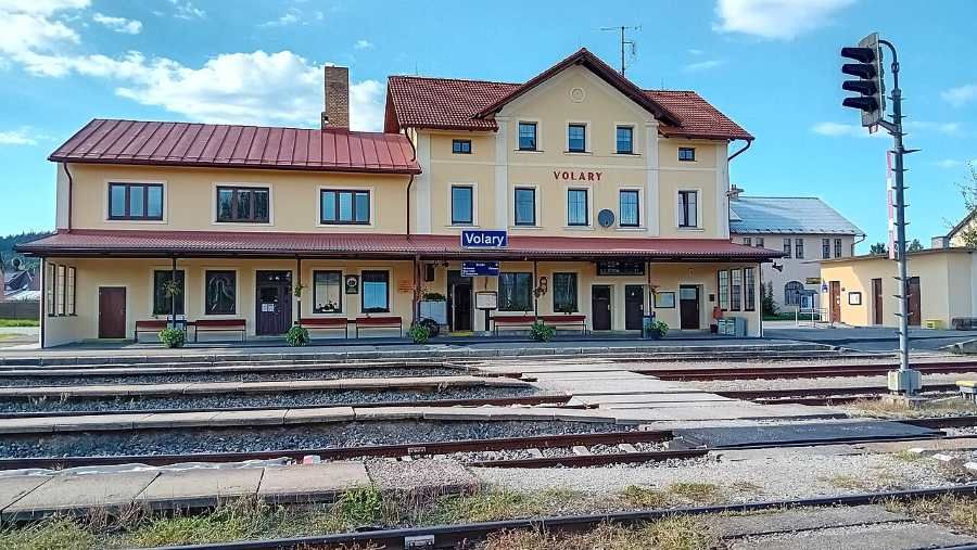 Elektrifikace železnice míří k Šumavě: zahájení prací plánováno na rok 2029