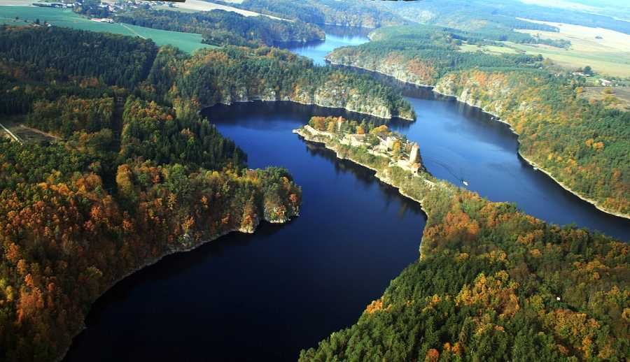 Sucho uzavírá plavební komoru Kořensko, Jihočeský kraj trpí