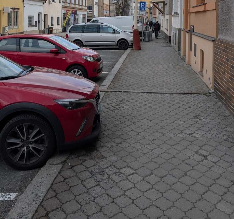 Tábor přehledně upravuje parkování v centru, rezidenti získávají více míst