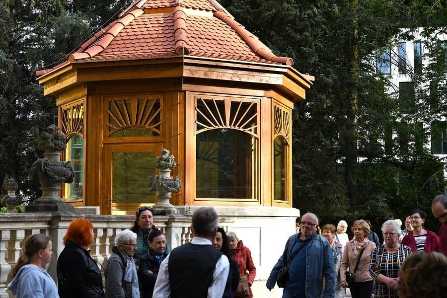 Nevyužívaný altán v českobudějovickém DDM nahradila nová venkovní učebna