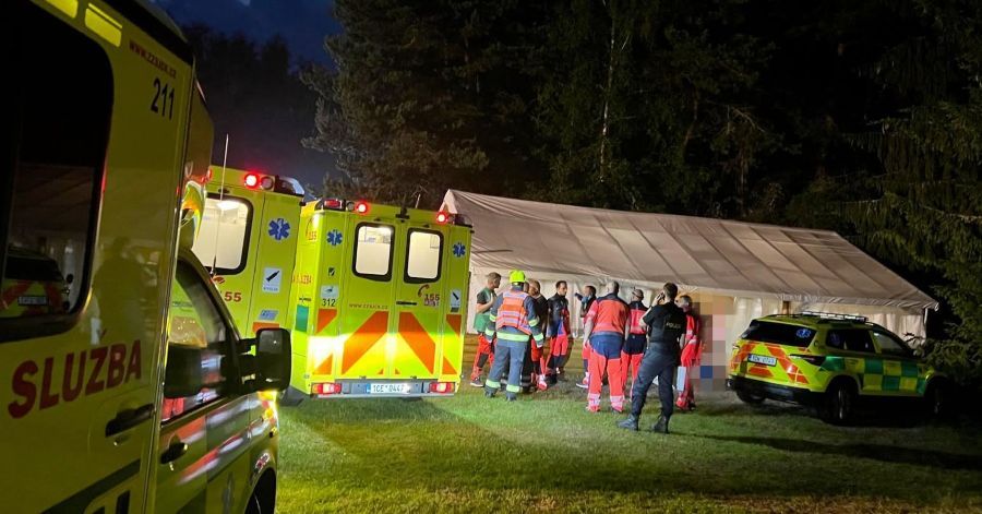 Blesk u Číměře zranil šest osob, pět dětí zůstává hospitalizovaných v Jindřichově Hradci
