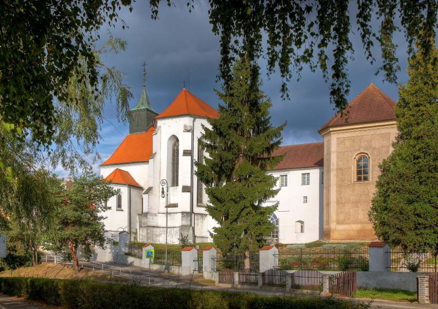 Gotický kostel sv. Jana Křtitele v Jindřichově Hradci nabídne od 3. července noční prohlídky s výstupem na věž