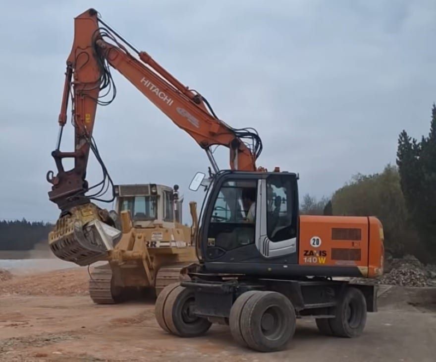 obrázek: Demolice bývalého motocentra u D3 uzavřela dlouholetý majetkový spor