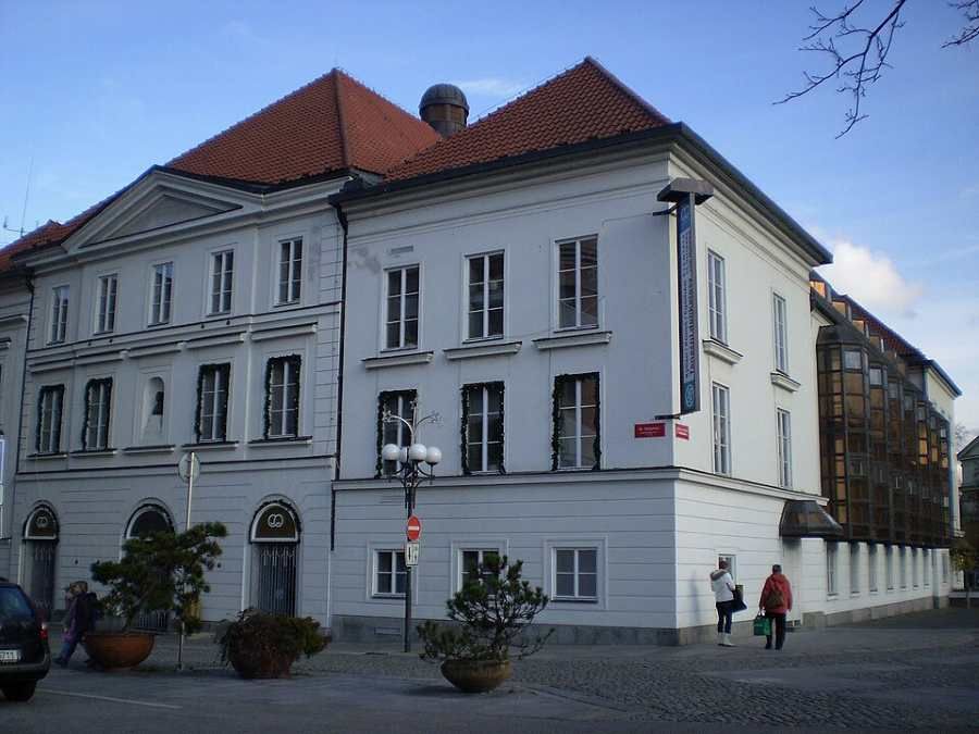Jihočeské divadlo zatím nové prostory nenajde. Město musí hledat jiné řešení