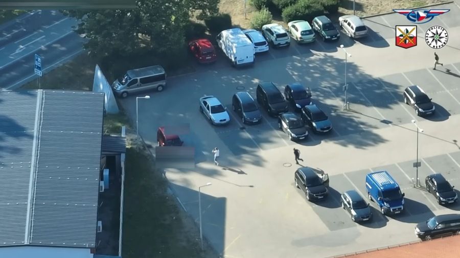 obrázek: Na Budějovicku zadrželi 21letého kurýra. Měl převzít 800 tisíc korun z investičního podvodu