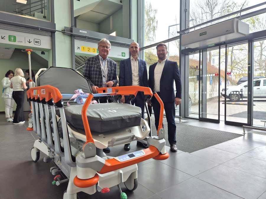 Strakonická nemocnice získala transportní lůžko Sprint 400 za vítězství v celostátní anketě