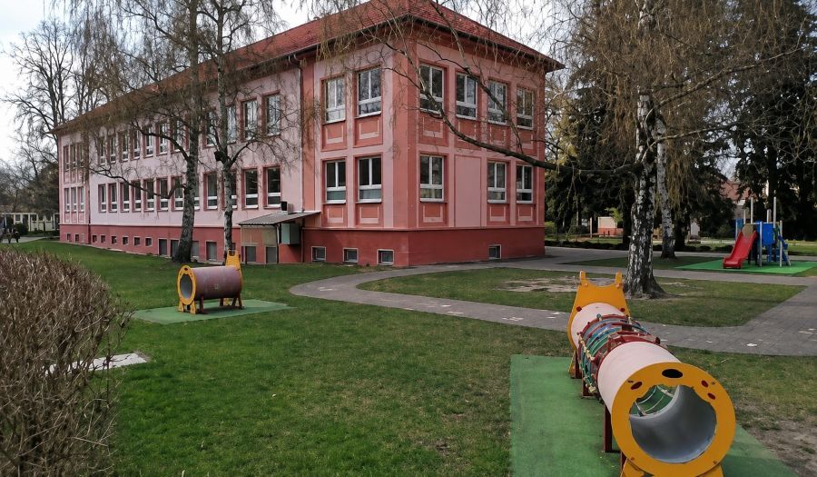 České Budějovice během prázdnin modernizují školky Zeyerova a Nerudova. Opravy míří na úspory energií