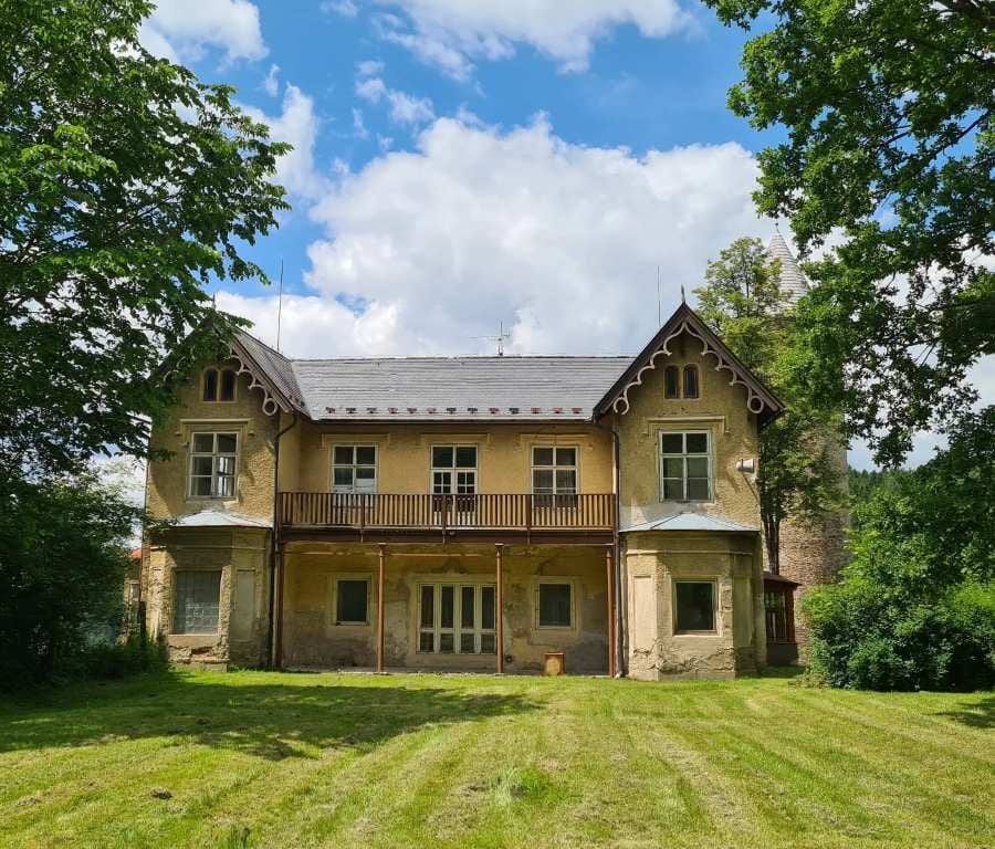 Horní zámek v Rožmberku nad Vltavou přilákal davy, čeká ho rozsáhlá obnova