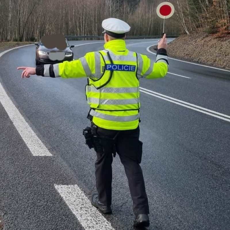 Největší policejní manévry na D3 u Tábora: Kontroly aut, zboží i migrace