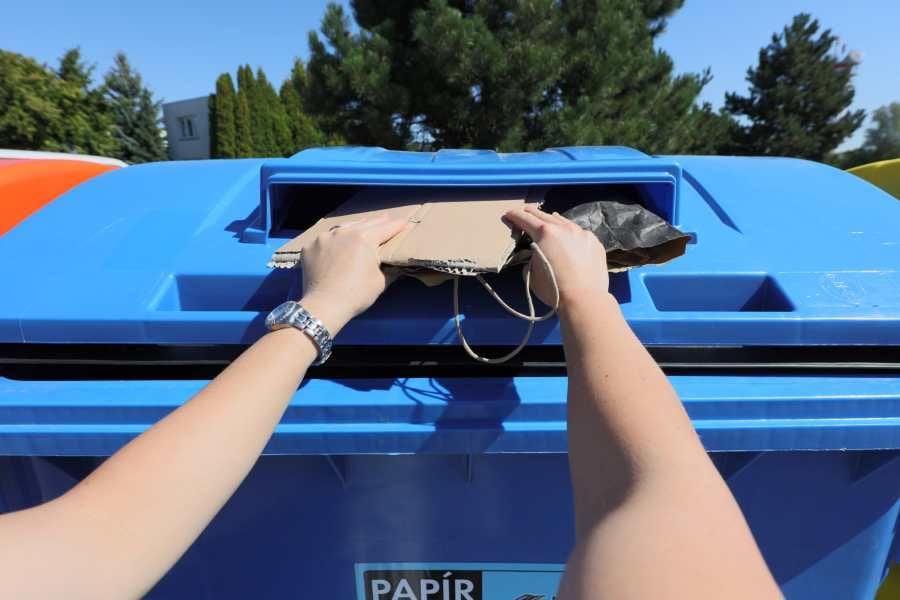 Nemanice a Kněžské Dvory spouštějí test častějšího svozu papíru