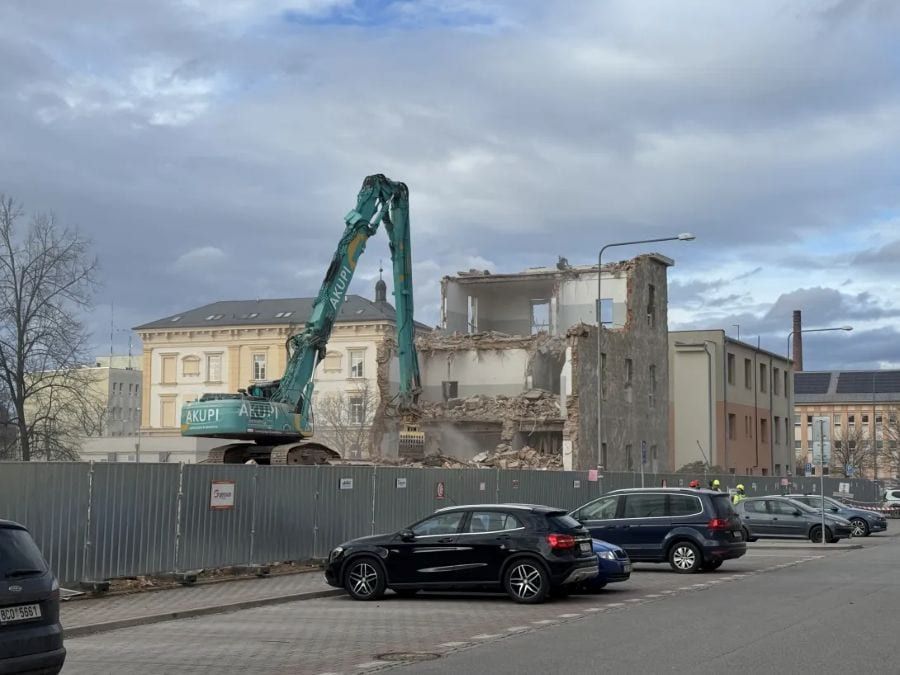 Nová Linecká v Budějovicích: přestavba bývalé nemocnice pokračuje podle plánu