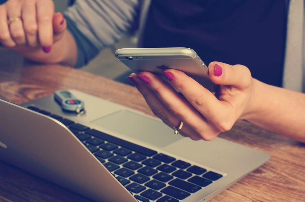 196 miliard korun, 16,2 % českého maloobchodu a 75 tisíc zaměstnanců přímo v e-shopech, to je podle APEK e-commerce v ČR