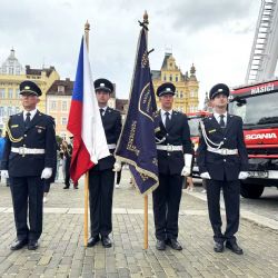 Budějovické náměstí zaplnili hasiči. Slavili 160 let profesionálního sboru
