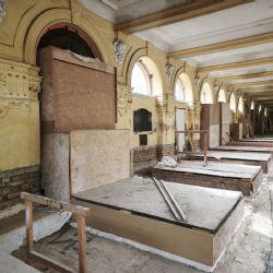 Na Ústředním hřbitově v Plzni pokračuje obnova arkád, střechy, fasád i spodní stavby