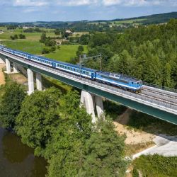 Bezpečnější a rychlejší vlaky mezi Prahou a Českými Budějovicemi díky systému ETCS