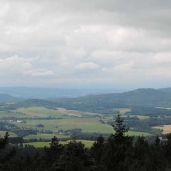 Dobrovolníci obnovili stezky ve Slepičích horách a očistili je od odpadu