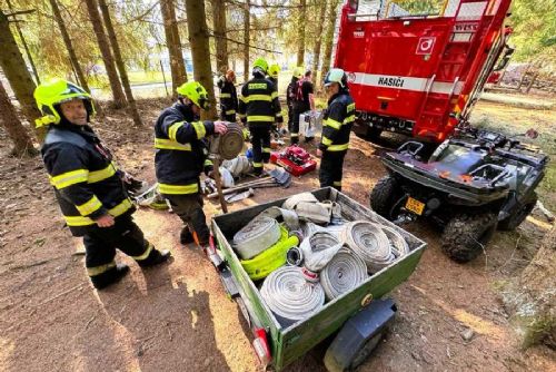obrázek:Hasiči řešili několik požárů v přírodě: sucho zvyšuje riziko