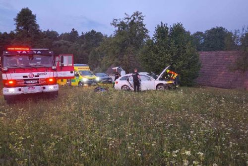 obrázek:Systém eCall přivolal pomoc k nehodě u Rankova. Řidiče vyprostili hasiči