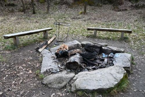 obrázek:V Písku někdo poškodil veřejné ohniště, město místo obnovilo