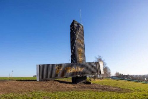 obrázek:VýhledNa: nová kontejnerová vyhlídka v Lánech nabízí pohled na Litomyšl