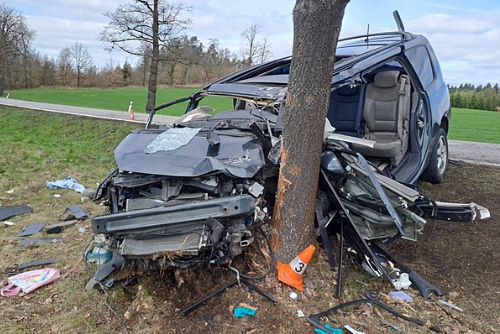 Foto: Tragická nehoda nu Sedlice, čtyři zranění