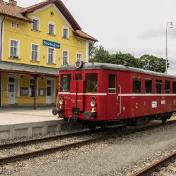 Bezdružická lokálka slaví 125 let. Místo Kafemlejnku vyrazil kvůli suchu motorový Hektor