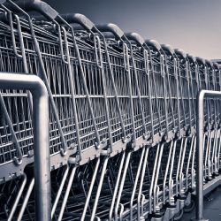 Inflace zpomaluje, potraviny zlevňují