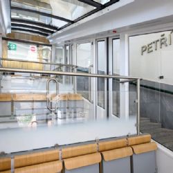 Petřínská lanovka se po dvou letech vrací. Nové vozy vyjedou v úterý ráno