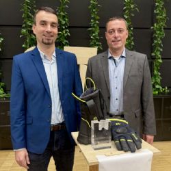 Plzeňští vědci triumfují s chytrou obuví pro záchranáře