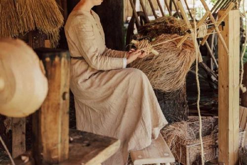 obrázek:Trocnov otevírá nové návštěvnické centrum s expozicí kostýmů z filmu Žižka