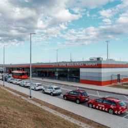 Letiště České Budějovice rozšíří parkování: 1000 míst zdarma u terminálu