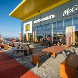 McDonald’s otevřel v Třeboni svou 142. restauraci v Česku