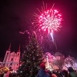 Konec ohňostrojů v jižních Čechách, vítězí lasery