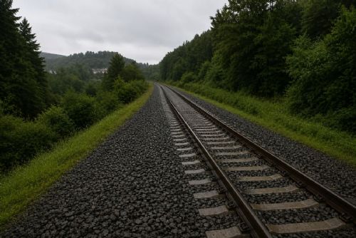 obrázek:Bouřky v Jihočeském kraji poškodily trať mezi Vimperkem a Čkyní, oprava potrvá do poloviny srpna