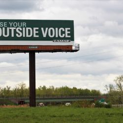 Budějovice čistí město: 30 nelegálních billboardů pryč