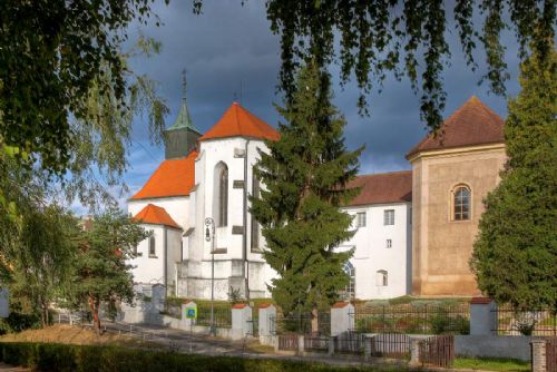 obrázek:Gotický kostel sv. Jana Křtitele v Jindřichově Hradci nabídne od 3. července noční prohlídky s výstupem na věž