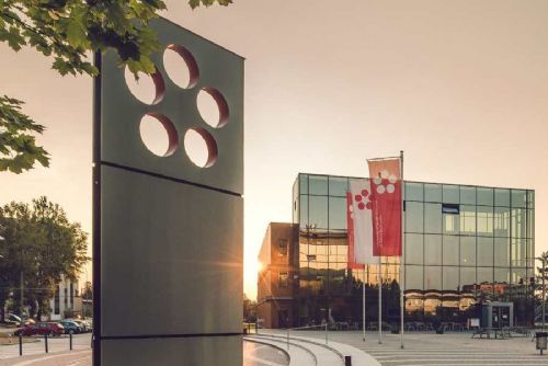 obrázek:Parkování u kampusu Jihočeské univerzity: 200 přestupků, univerzita chystá 95 nových míst