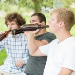 Suchý únor upozorňuje na rizikové pití