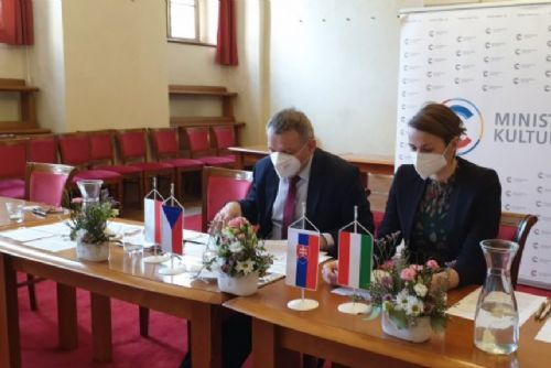 Foto: Ministr kultury Lubomír Zaorálek se zúčastnil společného zasedání ministrů kultury zemí Visegradské skupiny