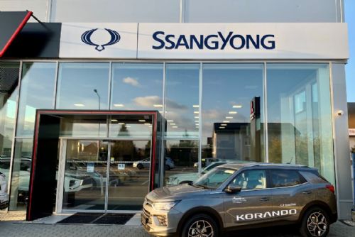 obrázek:SsangYong otevřel v Trenčíně šesté dealerstvi´ svých vozů na Slovensku