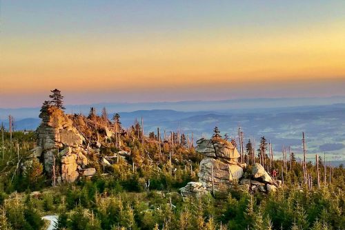 Foto: Podzimní Třístoličník nabízí úchvatné výhledy na Šumavu i Alpy