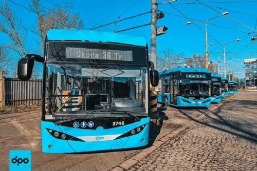 Foto: Nová generace trolejbusů Škoda přijíždí do Českých Budějovic