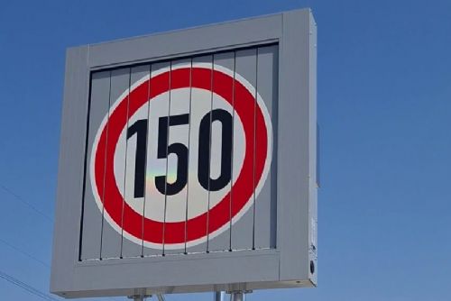 obrázek:D3 u Českých Budějovic: v pilotním provozu 150 km/h jezdí přes 40 % aut nad limit