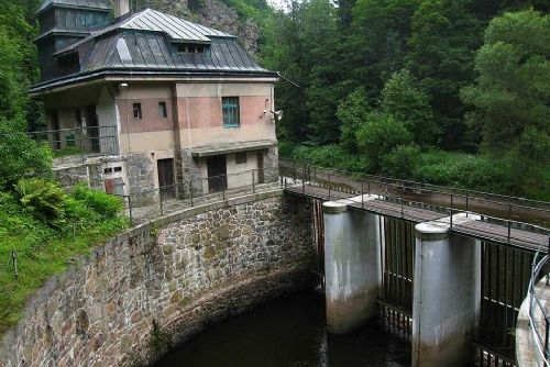 Foto: Nezvykle suchá Nežárka komplikuje provoz elektráren