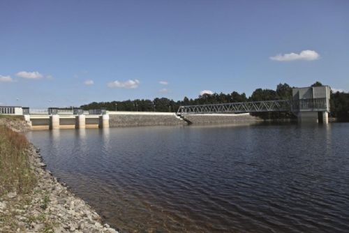 obrázek:Římov na Budějovicku klesá o osm centimetrů denně. Povodí Vltavy navrhuje snížit odtok na 650 l/s