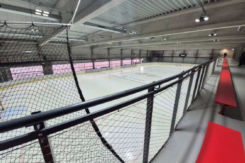 obrázek:Tábor otevřel novou ledovou halu upravenou i pro parahokej