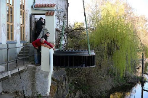 obrázek:Turbíny se vracejí do Křižíkovy elektrárny, Písek obnoví výrobu elektřiny v květnu