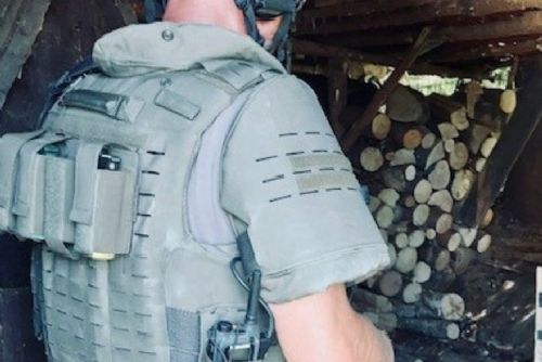 obrázek:U Kovářova u Lipna muž napadl ženu a střílel po jejím autě. Zadržela ho zásahová jednotka